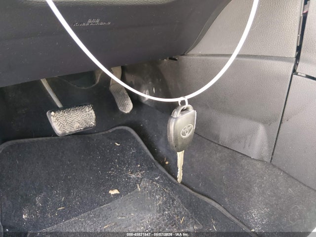 5YFBURHEXGP493929 Toyota COROLLA LE