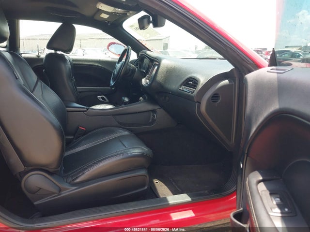 45821881 :رقم المزاد ، 2C3CDZAG2GH300859 vin ، 2016 Dodge Challenger Sxt Plus مزاد بيع
