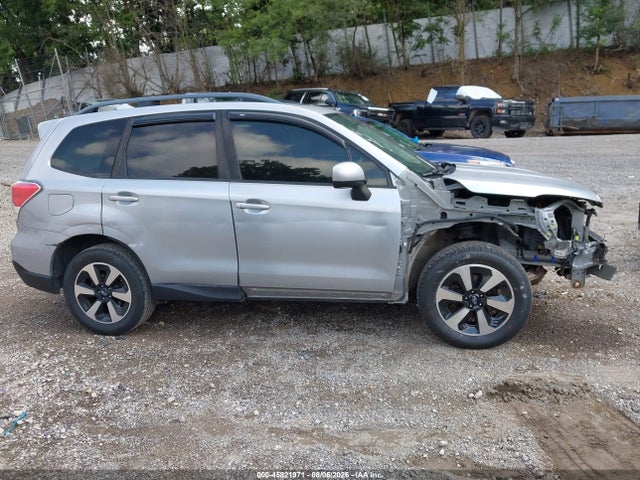 2018 Subaru Forester 2.5i Premium მანქანა იყიდება აუქციონზე, vin: JF2SJAEC9JH571926, აუქციონის ნომერი: 45821971