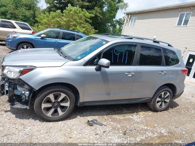 2018 Subaru Forester 2.5i Premium მანქანა იყიდება აუქციონზე, vin: JF2SJAEC9JH571926, აუქციონის ნომერი: 45821971