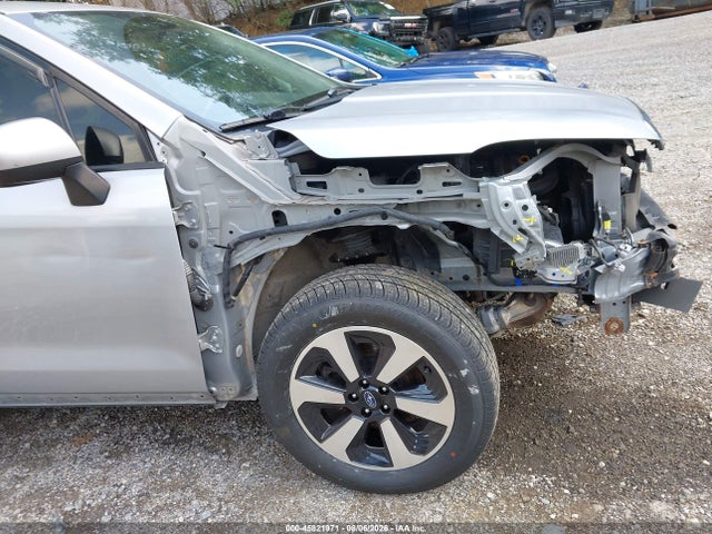 2018 Subaru Forester 2.5i Premium მანქანა იყიდება აუქციონზე, vin: JF2SJAEC9JH571926, აუქციონის ნომერი: 45821971