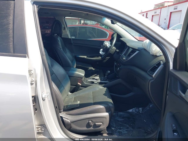 KM8J33A2XJU718884 Hyundai Tucson Limited