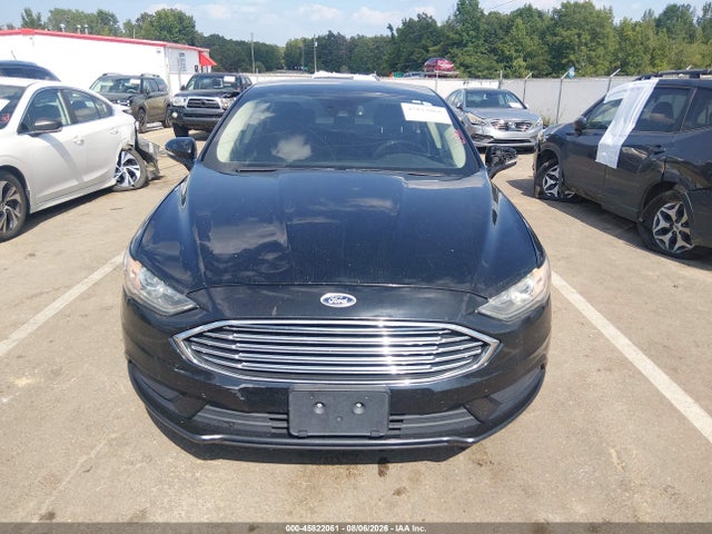 45822061 :رقم المزاد ، 3FA6P0LUXHR301199 vin ، 2017 Ford Fusion Hybrid Se مزاد بيع