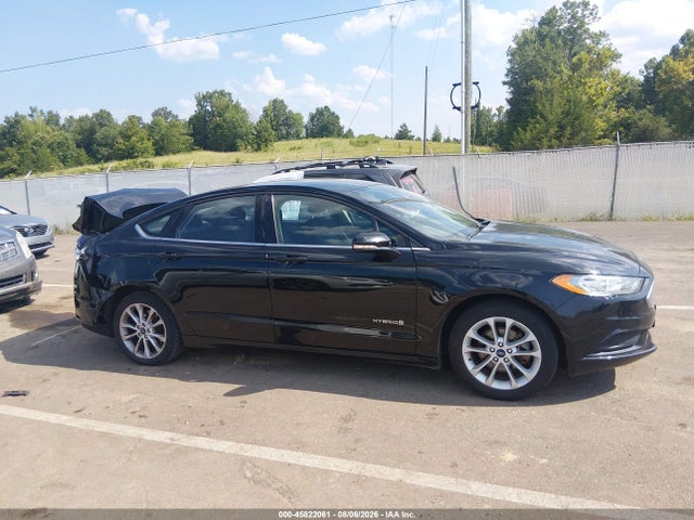 45822061 :رقم المزاد ، 3FA6P0LUXHR301199 vin ، 2017 Ford Fusion Hybrid Se مزاد بيع