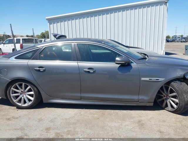 45822223 :رقم المزاد ، SAJWA1C72J8W15790 vin ، 2018 Jaguar Xj R-sport مزاد بيع