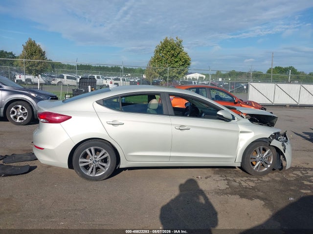 Продажа на аукционе авто 2017 Hyundai Elantra Se, vin: 5NPD84LF2HH025076, номер лота: 45822283