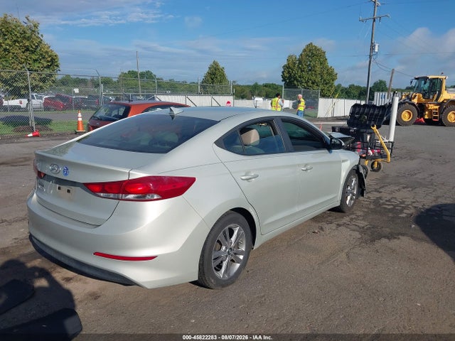 Продажа на аукционе авто 2017 Hyundai Elantra Se, vin: 5NPD84LF2HH025076, номер лота: 45822283