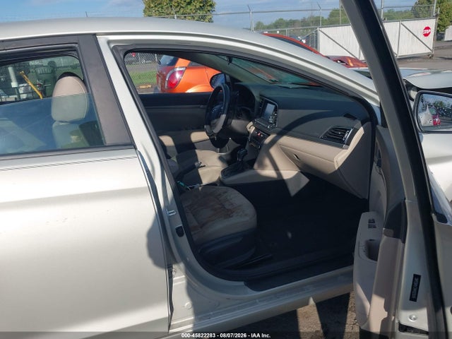 Продажа на аукционе авто 2017 Hyundai Elantra Se, vin: 5NPD84LF2HH025076, номер лота: 45822283