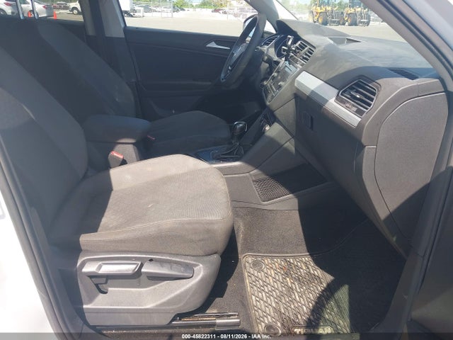 Продаж на аукціоні авто 2019 Volkswagen Tiguan 2.0t S, vin: 3VV1B7AX8KM042243, номер лоту: 45822311