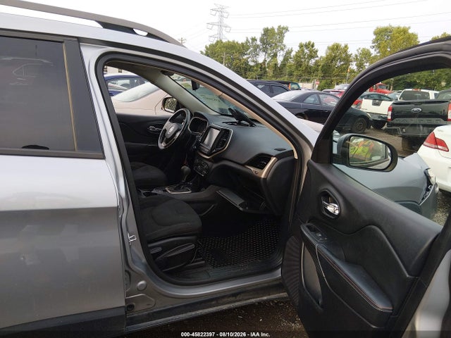 Продажа на аукционе авто 2017 Jeep Cherokee 75th Anniversary Edition, vin: 1C4PJMCS3HW520881, номер лота: 45822397