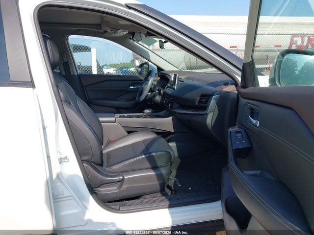 45822437 :رقم المزاد ، 5N1BT3BA2PC805946 vin ، 2023 Nissan Rogue Sv Fwd مزاد بيع