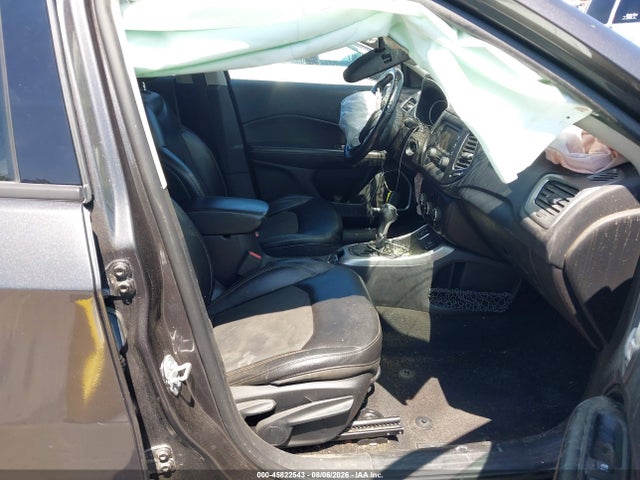 3C4NJCBB1JT469394 Jeep Compass Latitude Fwd