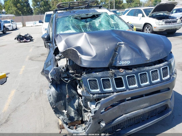 3C4NJCBB1JT469394 Jeep Compass Latitude Fwd