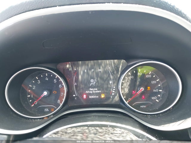 3C4NJCBB1JT469394 Jeep Compass Latitude Fwd