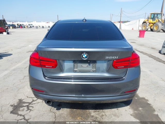 Продаж на аукціоні авто 2017 Bmw 320i, vin: WBA8A9C55HK620478, номер лоту: 45822611