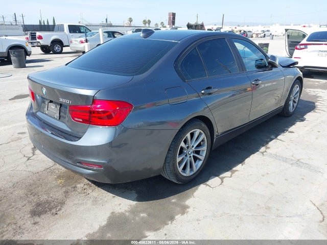 Продаж на аукціоні авто 2017 Bmw 320i, vin: WBA8A9C55HK620478, номер лоту: 45822611