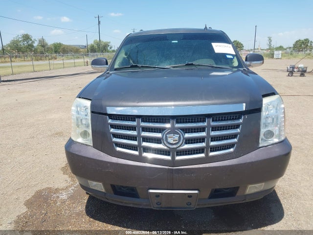 Продаж на аукціоні авто 2010 Cadillac Escalade Luxury, vin: 1GYUKBEF0AR198588, номер лоту: 45822654