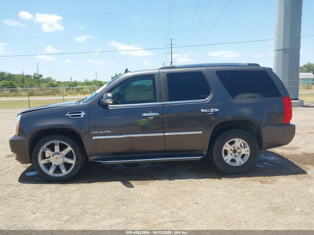 Продаж на аукціоні авто 2010 Cadillac Escalade Luxury, vin: 1GYUKBEF0AR198588, номер лоту: 45822654
