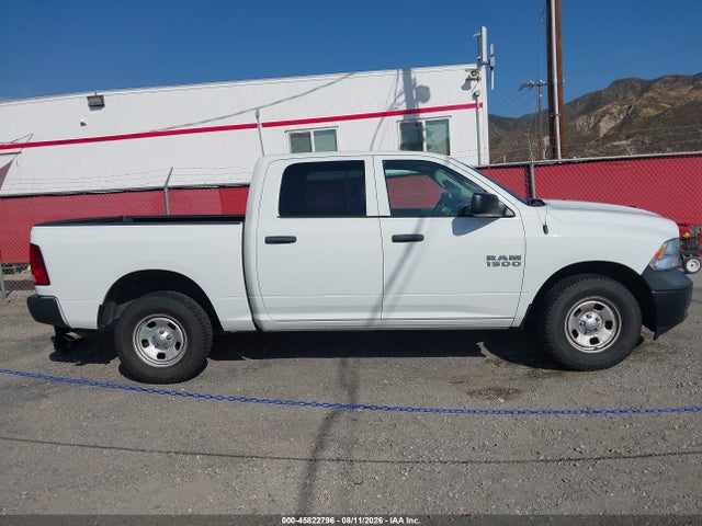 45822796 :رقم المزاد ، 1C6RR7KG8JS297211 vin ، 2018 Ram 1500 Tradesman  4x4 5'7 Box مزاد بيع