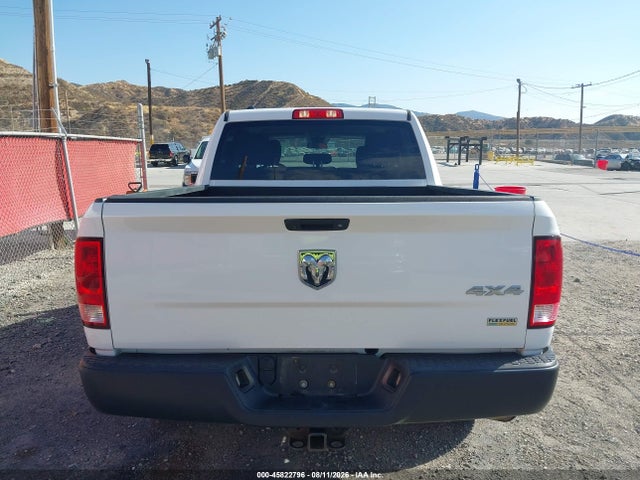 45822796 :رقم المزاد ، 1C6RR7KG8JS297211 vin ، 2018 Ram 1500 Tradesman  4x4 5'7 Box مزاد بيع
