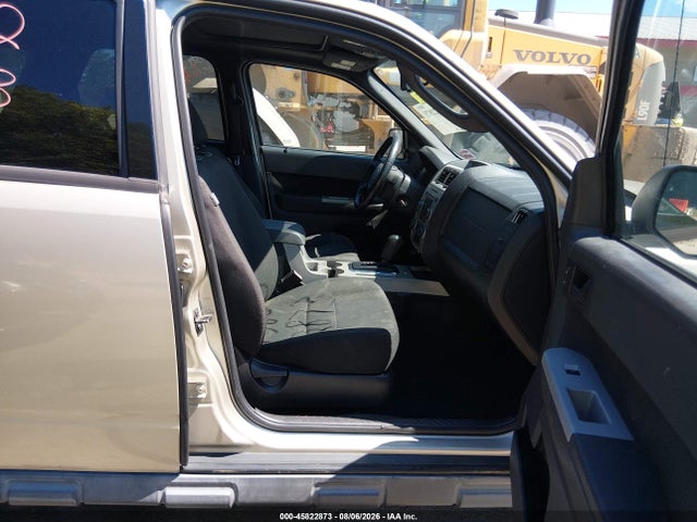 Продажа на аукционе авто 2010 Ford Escape Xlt, vin: 1FMCU0DG3AKA04599, номер лота: 45822873
