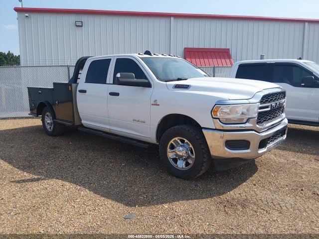 45822880 :رقم المزاد ، 3C6UR5HL7MG539016 vin ، 2021 Ram 2500 Tradesman  4x4 8' Box مزاد بيع