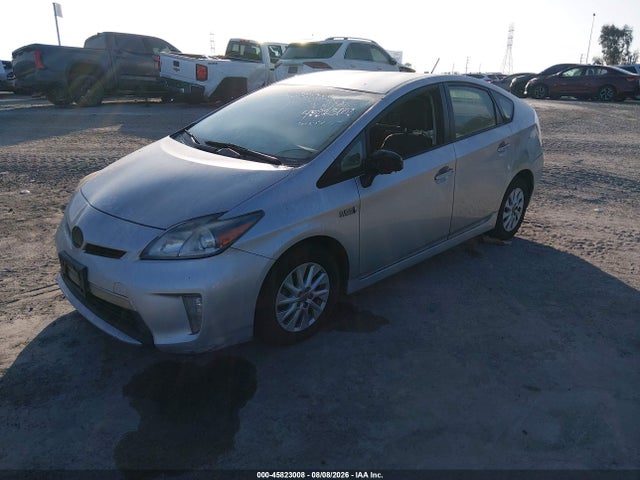 Toyota PRIUS PLUG-IN 2014 JTDKN3DP6E3051236 Image 2