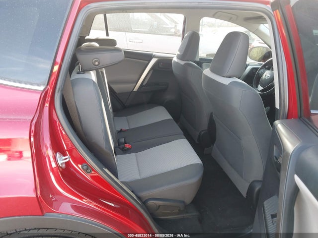 Toyota RAV4 LE 2015 JTMZFREV9FJ031538 Image 8
