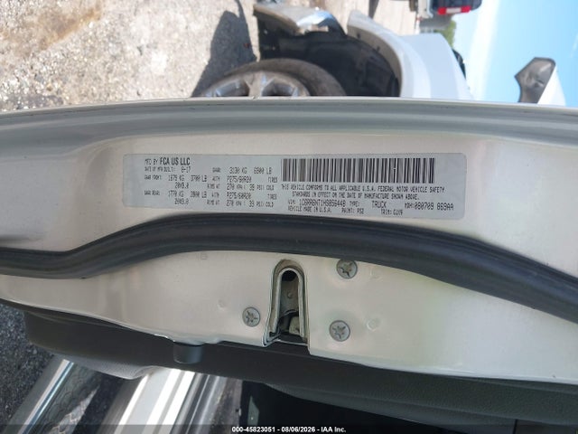 45823051 :رقم المزاد ، 1C6RR6NT1HS856448 vin ، 2017 Ram 1500 Laramie  4x2 5'7 Box مزاد بيع