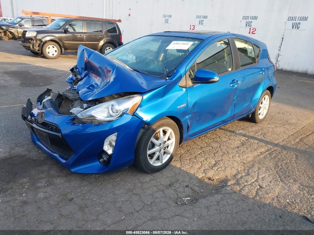 Toyota Prius C Four 2016 JTDKDTB34G1134505 Image 2