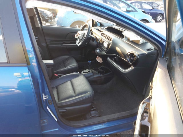 Toyota Prius C Four 2016 JTDKDTB34G1134505 Image 5