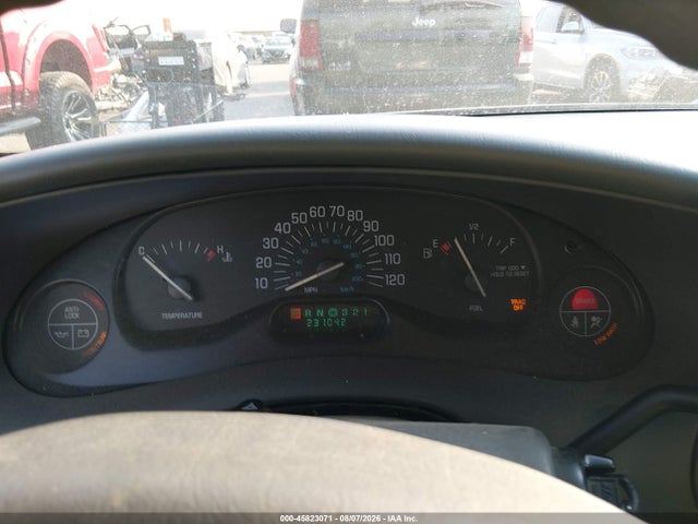 2002 Buick Century Custom მანქანა იყიდება აუქციონზე, vin: 2G4WS52J821244103, აუქციონის ნომერი: 45823071