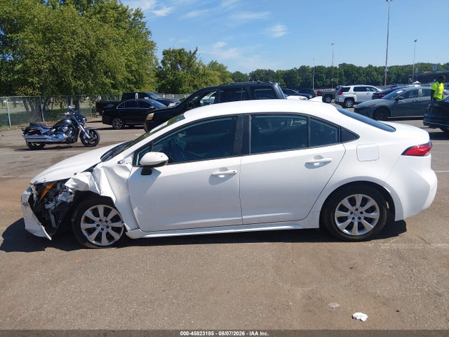 Продаж на аукціоні авто 2022 Toyota Corolla Le, vin: 5YFEPMAE6NP282581, номер лоту: 45823185