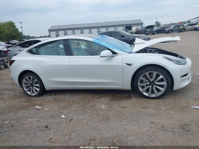 Tesla Model 3 Long Range/performance 2018 5YJ3E1EB4JF097978 Image 11