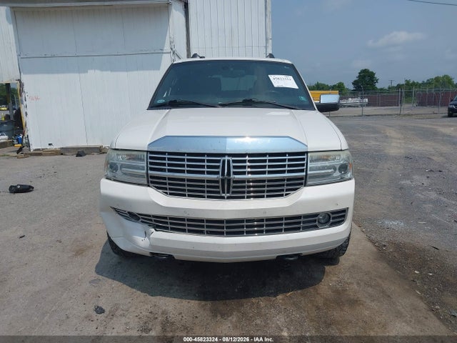 Продаж на аукціоні авто 2011 Lincoln Navigator, vin: 5LMJJ2J5XBEJ00466, номер лоту: 45823324