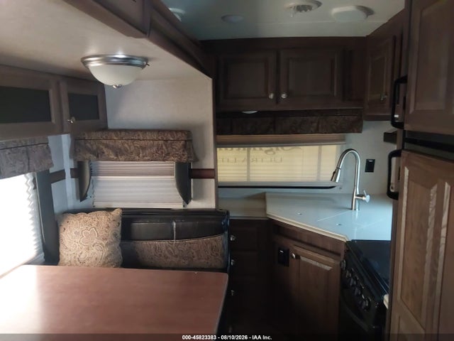 2017 Rockwood Signature Ultra Lite მანქანა იყიდება აუქციონზე, vin: 4X4TRLH23H1874322, აუქციონის ნომერი: 45823383