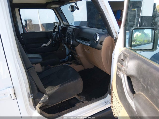 1C4BJWFG2HL509563 Jeep Wrangler Unlimited Rubicon