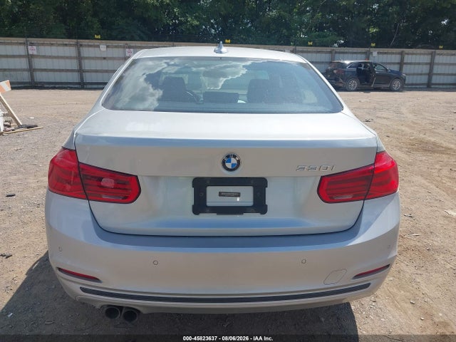 45823637 :رقم المزاد ، WBA8B9C57HK884587 vin ، 2017 Bmw 330i مزاد بيع