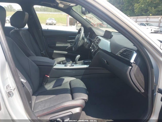 45823637 :رقم المزاد ، WBA8B9C57HK884587 vin ، 2017 Bmw 330i مزاد بيع