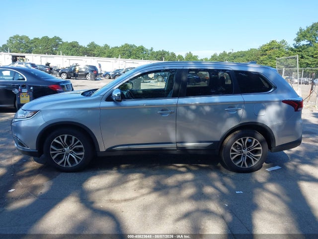 Продаж на аукціоні авто 2017 Mitsubishi Outlander Se/sel, vin: JA4AZ3A33HZ007532, номер лоту: 45823648