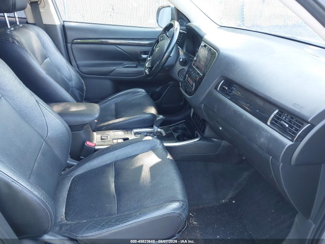 Продаж на аукціоні авто 2017 Mitsubishi Outlander Se/sel, vin: JA4AZ3A33HZ007532, номер лоту: 45823648