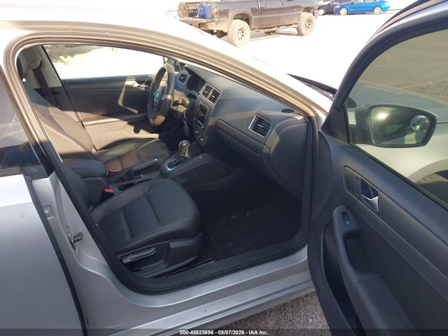 45823696 :رقم المزاد ، 3VWDX7AJ9CM323930 vin ، 2012 Volkswagen Jetta 2.5l Se مزاد بيع
