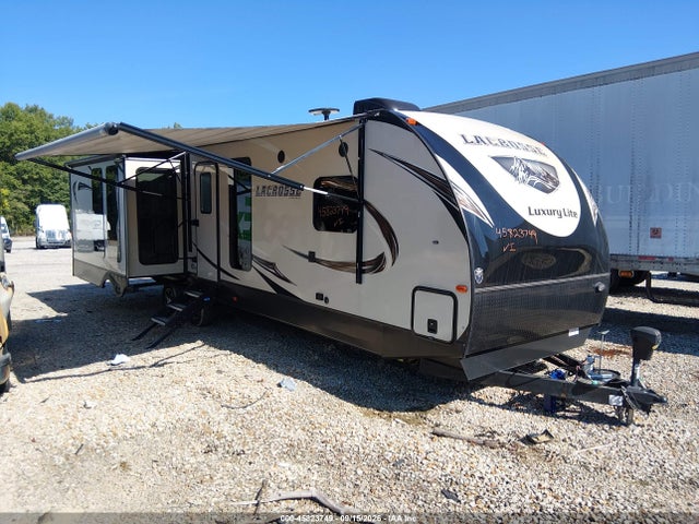 2019 Lacrosse Luxury Lite Series 3 მანქანა იყიდება აუქციონზე, vin: 5ZT2LCYB8KB010076, აუქციონის ნომერი: 45823749