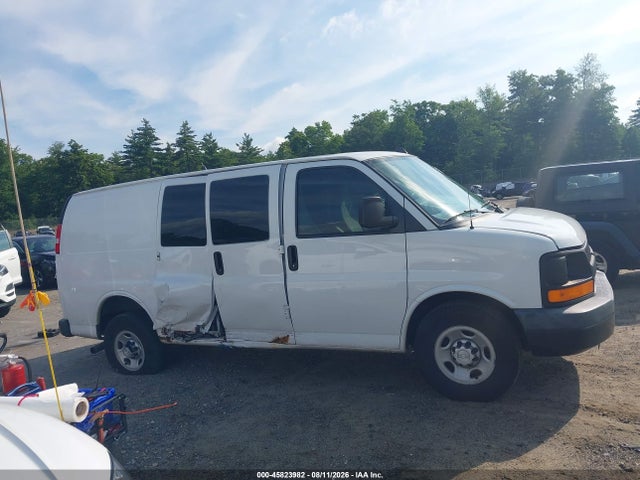 Chevrolet Express 2500 Work Van 2016 1GCWGAFF8G1335423 Image 13