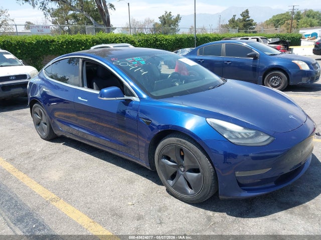 Tesla Model 3 Long Range/mid Range 2018 5YJ3E1EA1JF161031 main image
