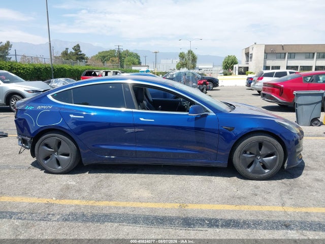 Tesla Model 3 Long Range/mid Range 2018 5YJ3E1EA1JF161031 Image 14