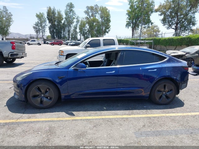 Tesla Model 3 Long Range/mid Range 2018 5YJ3E1EA1JF161031 Image 15