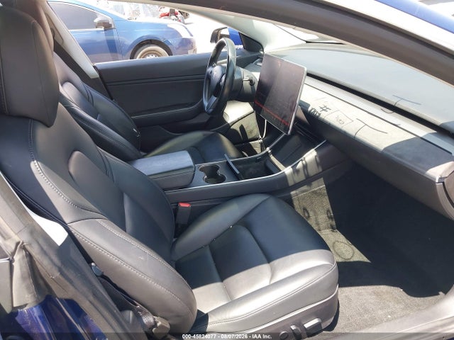 Tesla Model 3 Long Range/mid Range 2018 5YJ3E1EA1JF161031 Image 5