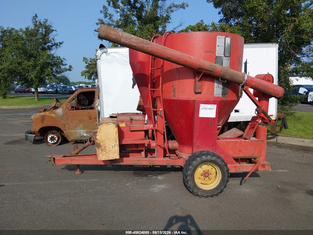 45824085 :رقم المزاد ، 16200005508 vin ، 1975 Massey Ferguson Mf15 Feed Grinder مزاد بيع