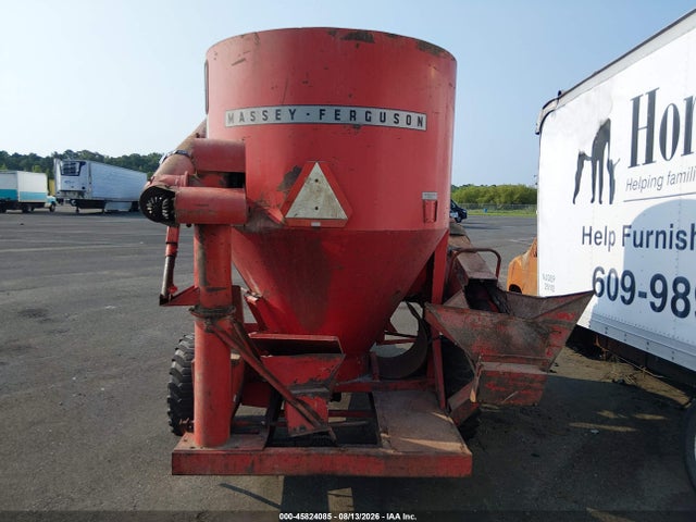 45824085 :رقم المزاد ، 16200005508 vin ، 1975 Massey Ferguson Mf15 Feed Grinder مزاد بيع